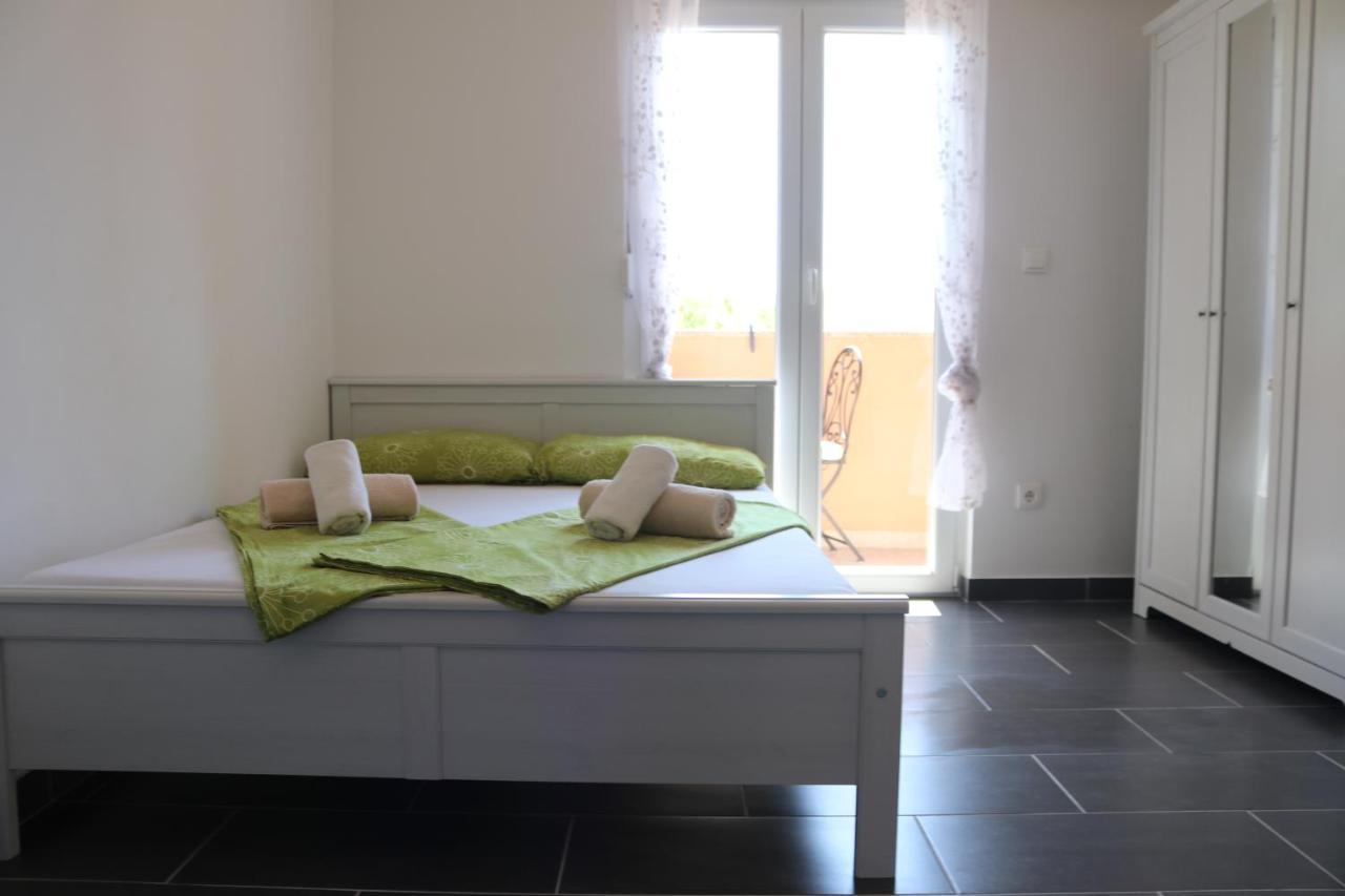 Apartment Matic Vrsi Esterno foto